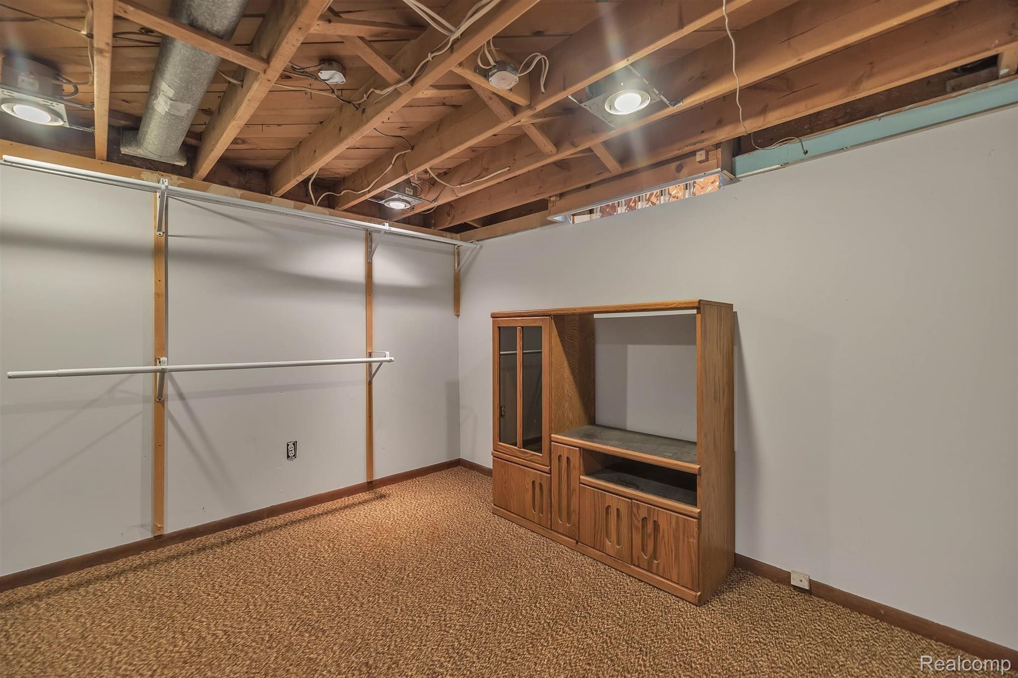 32757 Ridgefield Avenue Warren, MI 48088 - Photo 34 of 46 35-32757 Ridgefield Ave-WindowStill.jpg