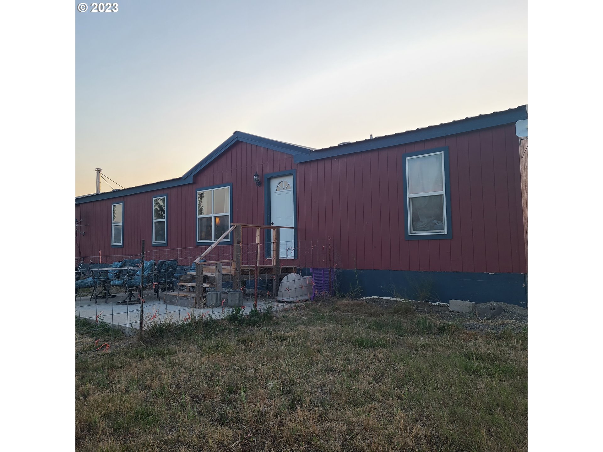 70775 Middle Road Elgin, OR 97827 - Photo 11 of 40 a backyard of a house with lots of green space