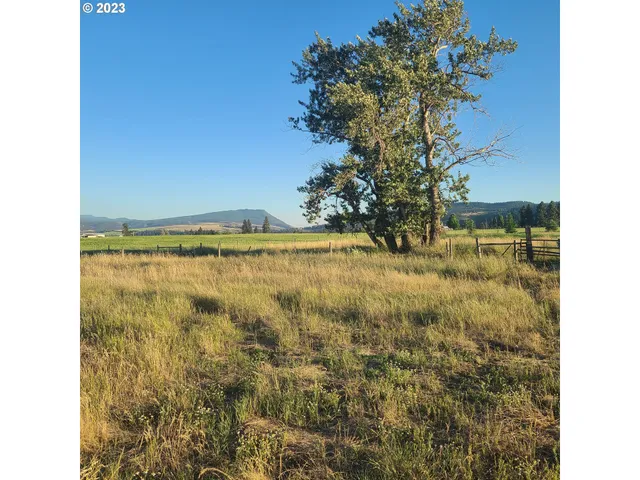 a view of a lake view