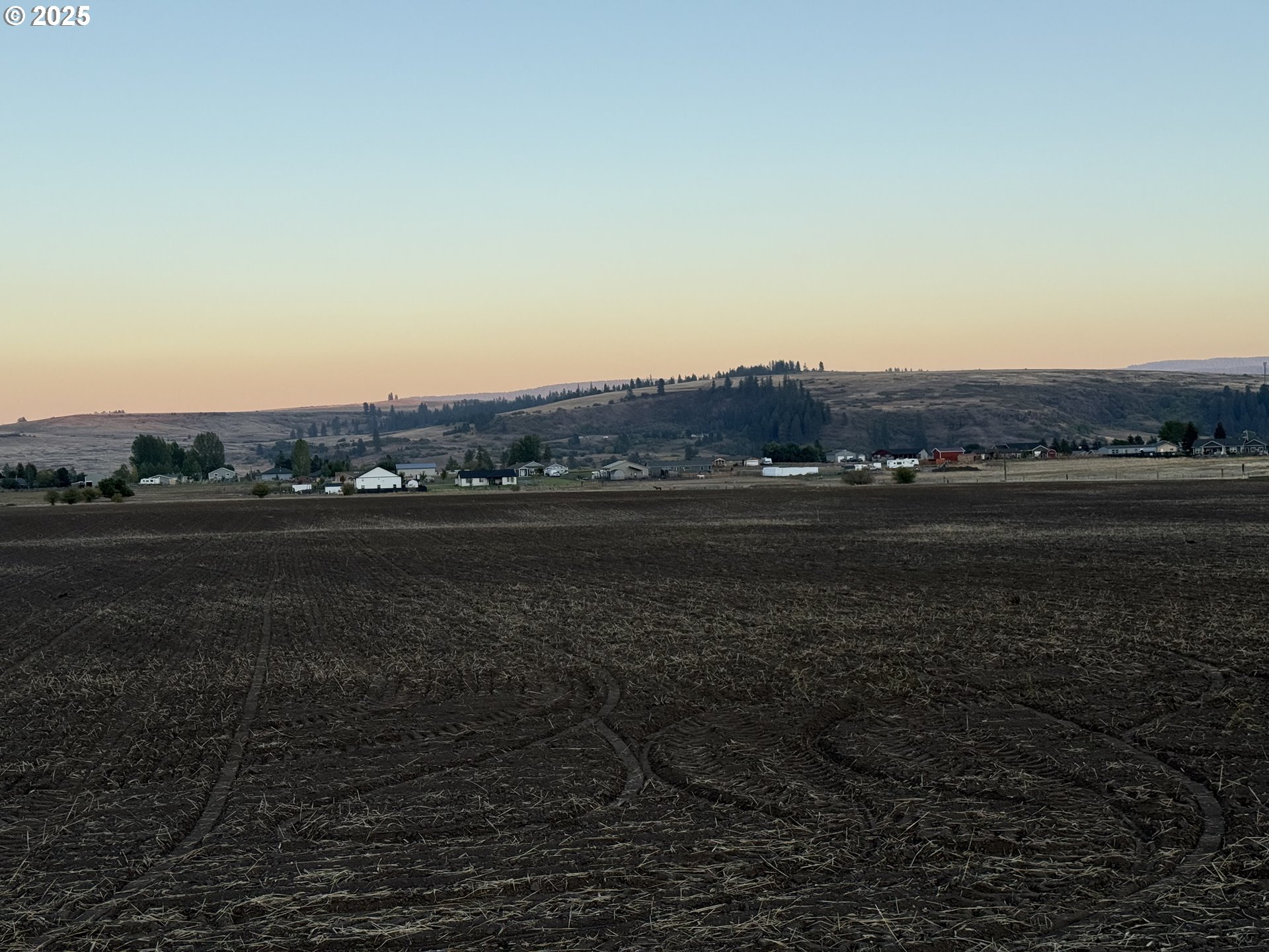 70775 Middle Road Elgin, OR 97827 - Photo 38 of 40 a view of lake and mountain