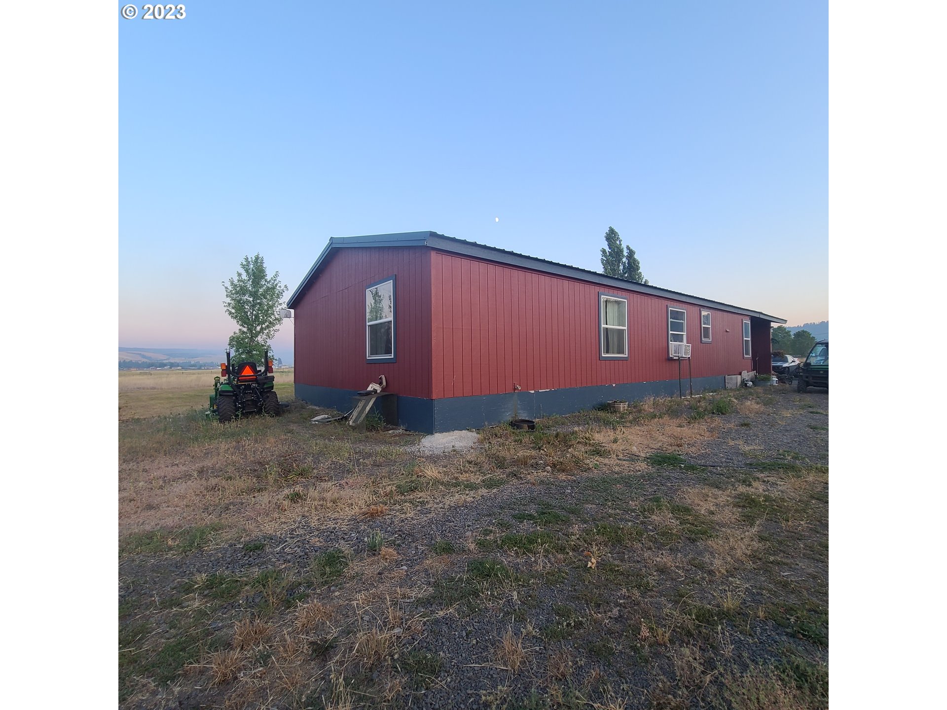70775 Middle Road Elgin, OR 97827 - Photo 8 of 40 a view of a backyard