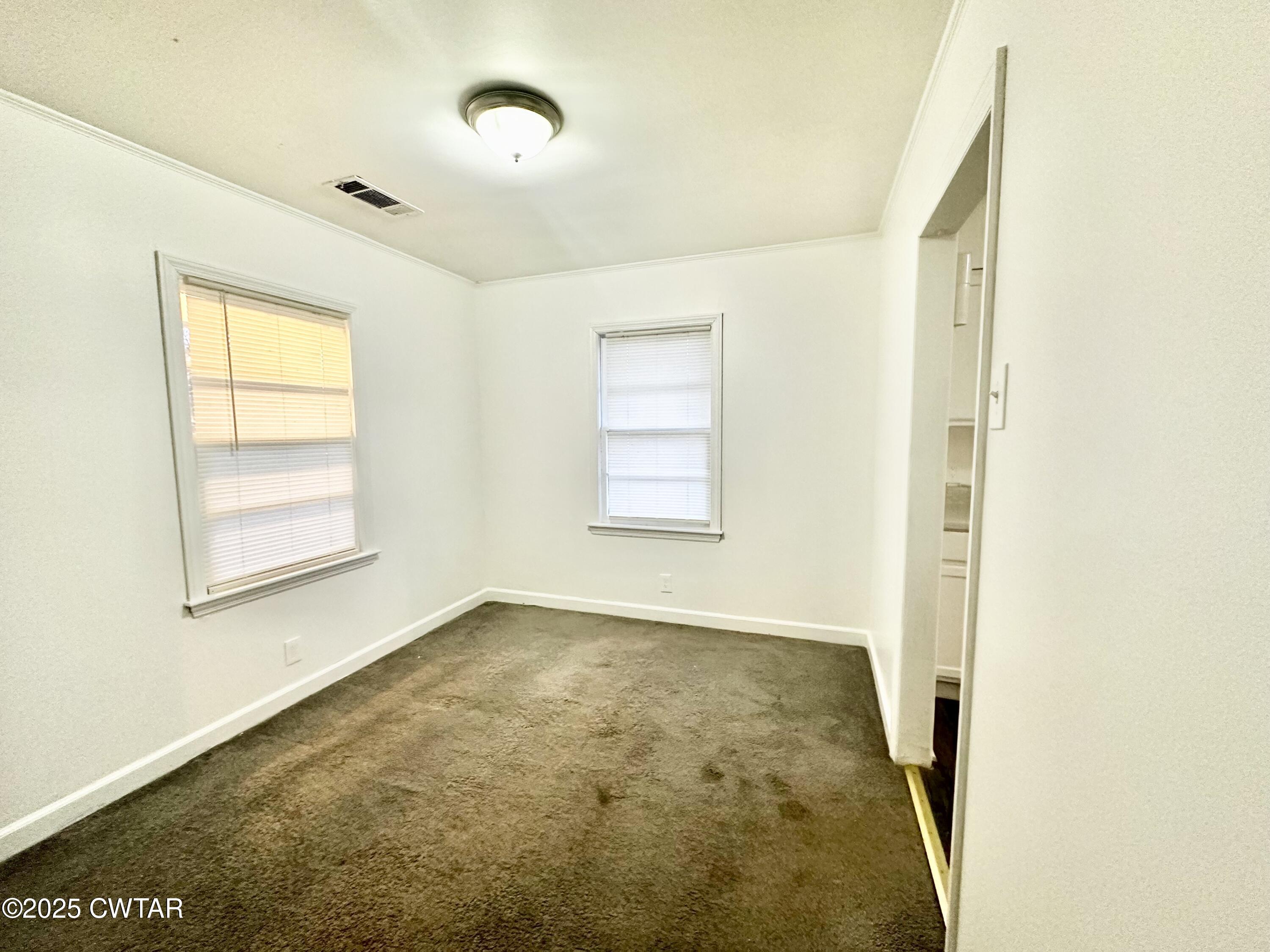 980 North Circle Road Memphis, TN 38127 - Photo 17 of 30 a view of an empty room with a window