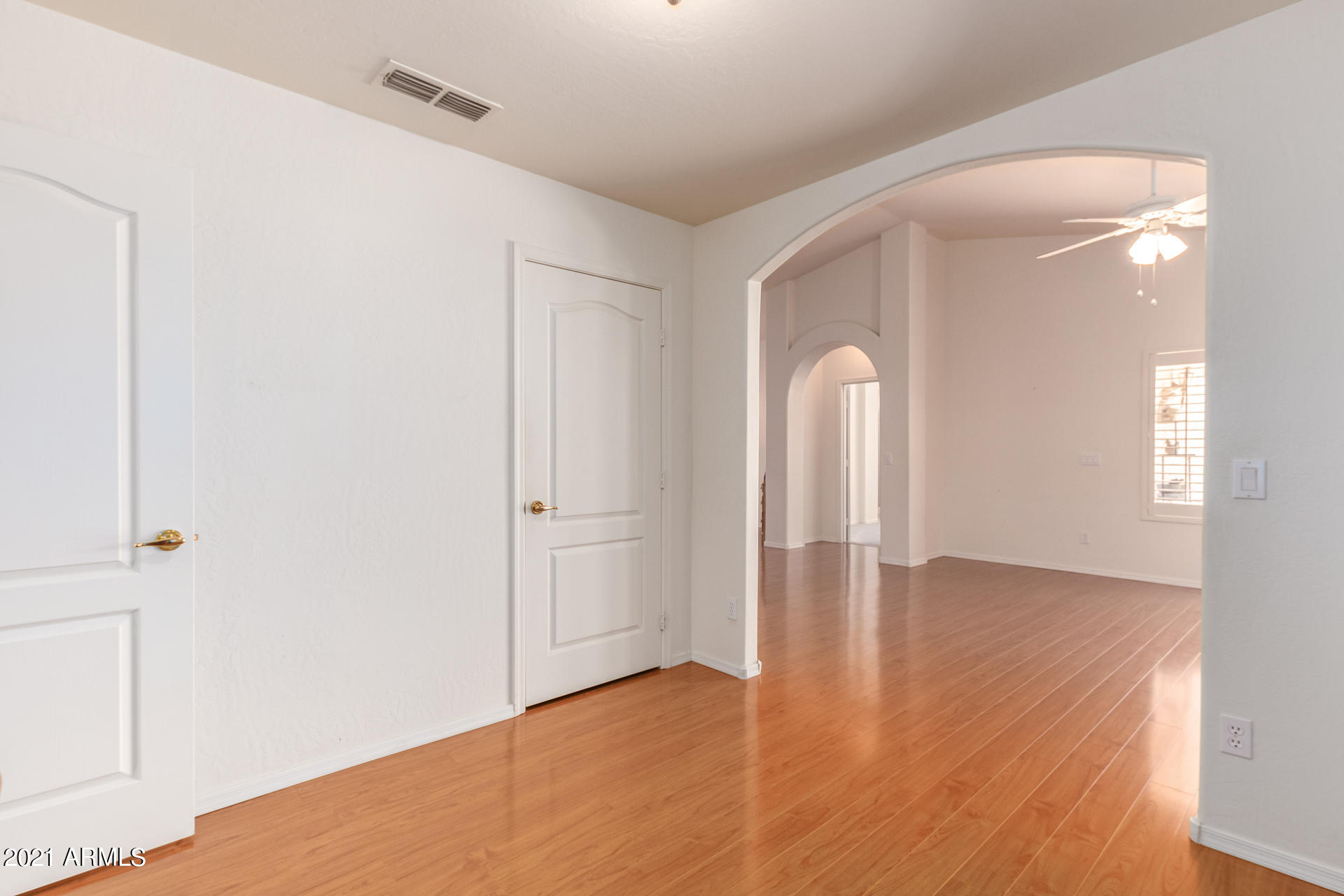 2232 East Escuda Road Phoenix, AZ 85024 - Photo 8 of 26 08 Escuda