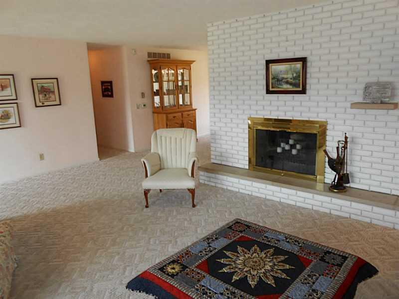 316 Holiday Drive Springfield, OH 45505 - Photo 4 of 25