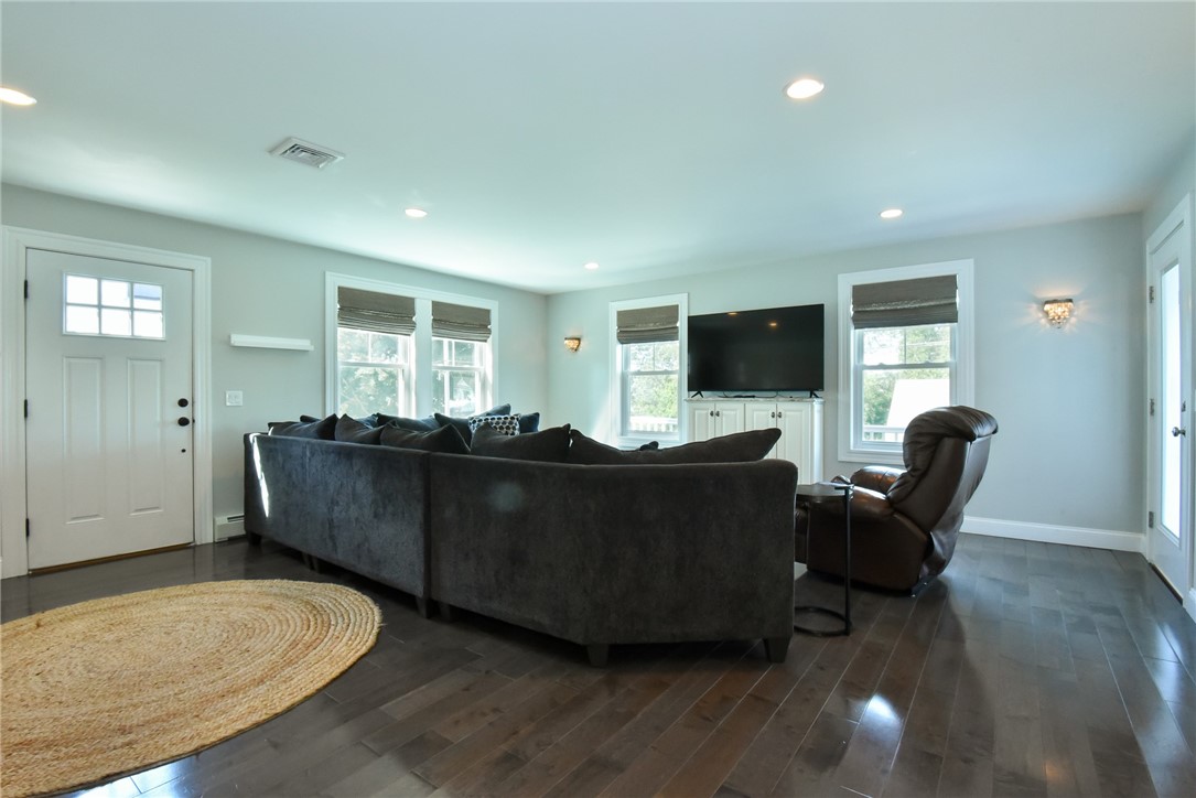 46 Bayberry Road Narragansett, RI 02882 - Photo 15 of 48 Gallery Image 15