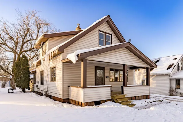 $249,000 | 115 17th Street, Cloquet, MN 55720