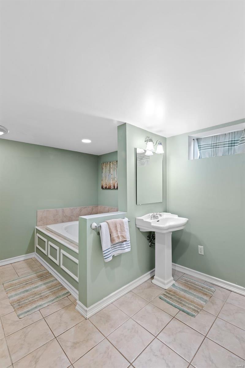 1349 North Berry Road St. Louis, MO 63122 - Photo 12 of 37 Gallery Image 12