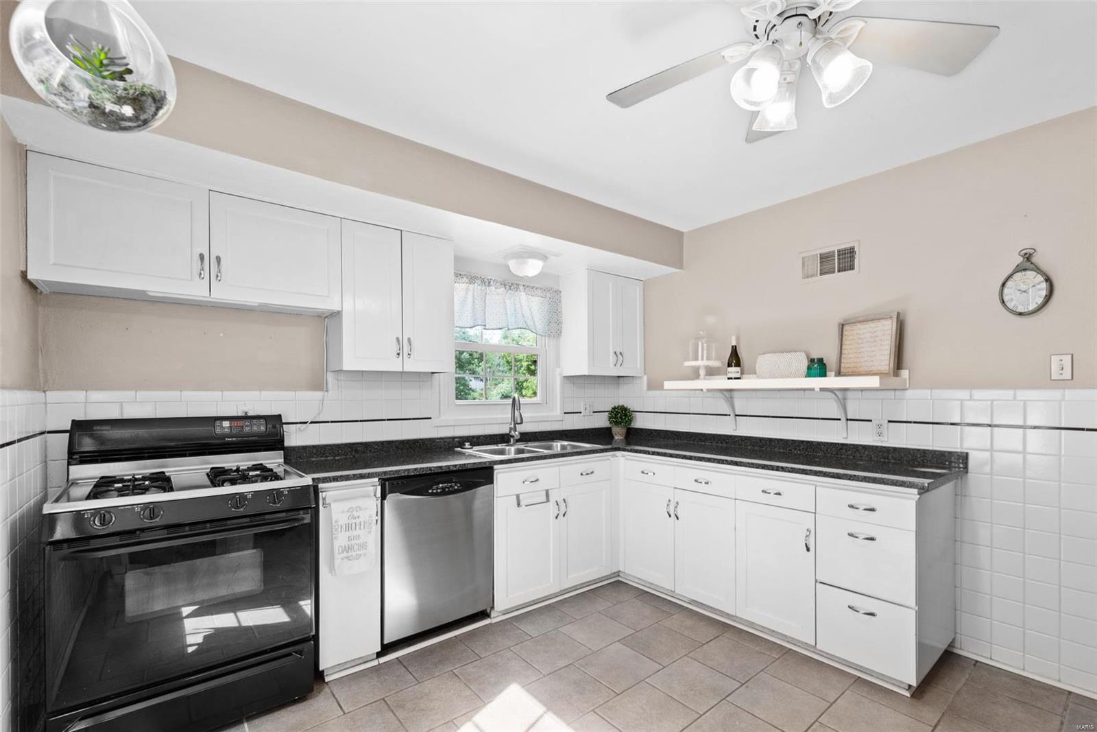 1349 North Berry Road St. Louis, MO 63122 - Photo 6 of 37 Gallery Image 6