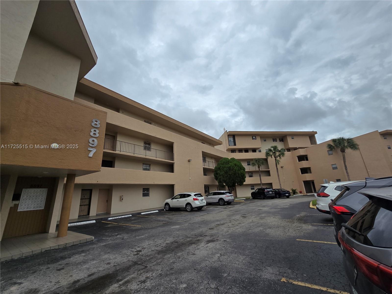 Fountainebleau Miami, FL 33172 - Photo 28 of 28 a view of parking