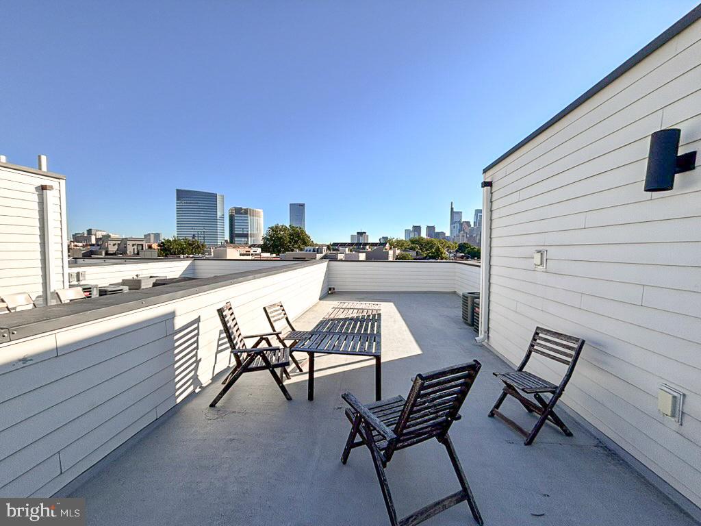 2527 Graduate Square Philadelphia, PA 19146 - Photo 15 of 31
