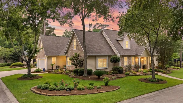 $1,049,000 | 5 Maystar Court, Spring, TX 77380