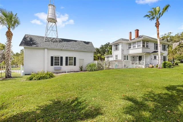 $1,675,000 | 442 East 3rd Avenue, Mount Dora, FL 32757