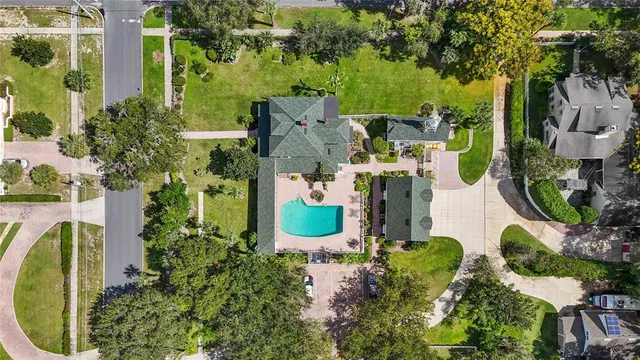 $1,675,000 | 442 East 3rd Avenue, Mount Dora, FL 32757