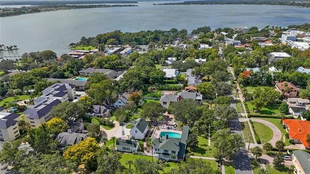 $1,675,000 | 442 East 3rd Avenue, Mount Dora, FL 32757