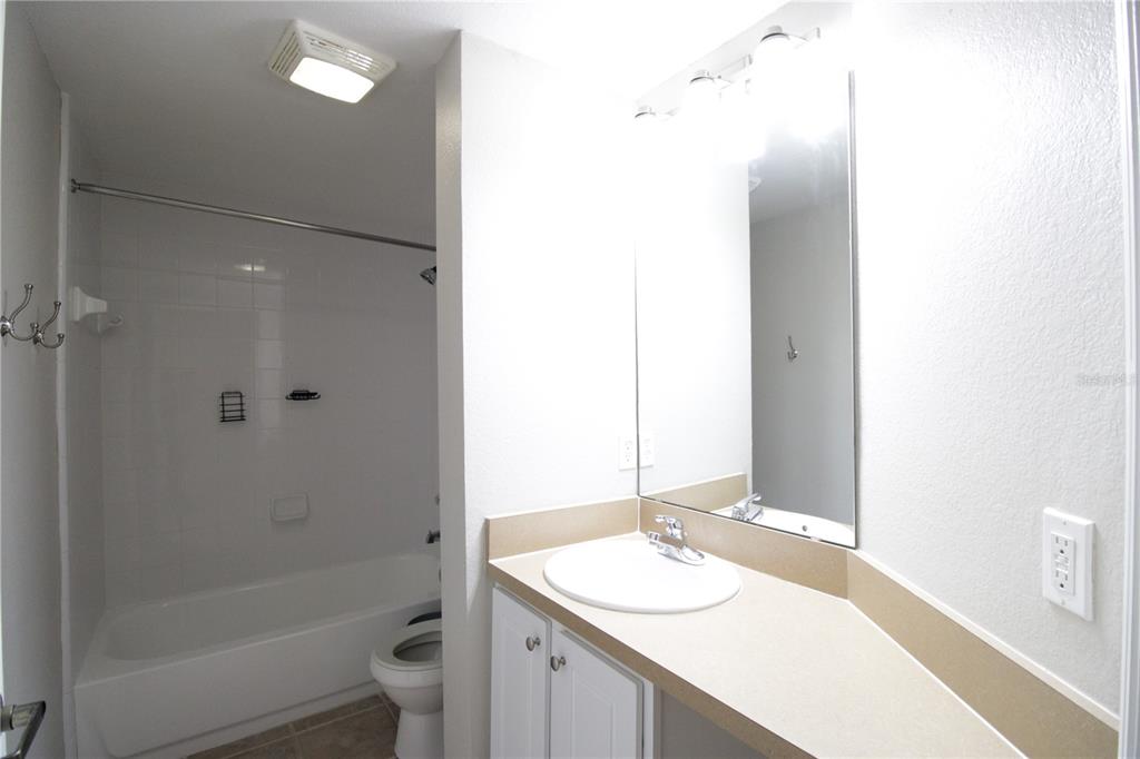 9158 Southwest 51st Road, Unit J303 Gainesville, FL 32608 - Photo 22 of 33