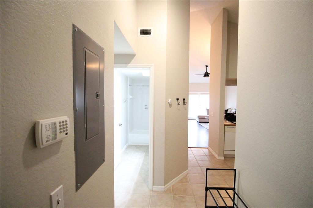 9158 Southwest 51st Road, Unit J303 Gainesville, FL 32608 - Photo 4 of 33
