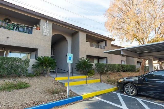 $1,200 | 2606 South Durango Drive, Unit 104, Las Vegas, NV 89117