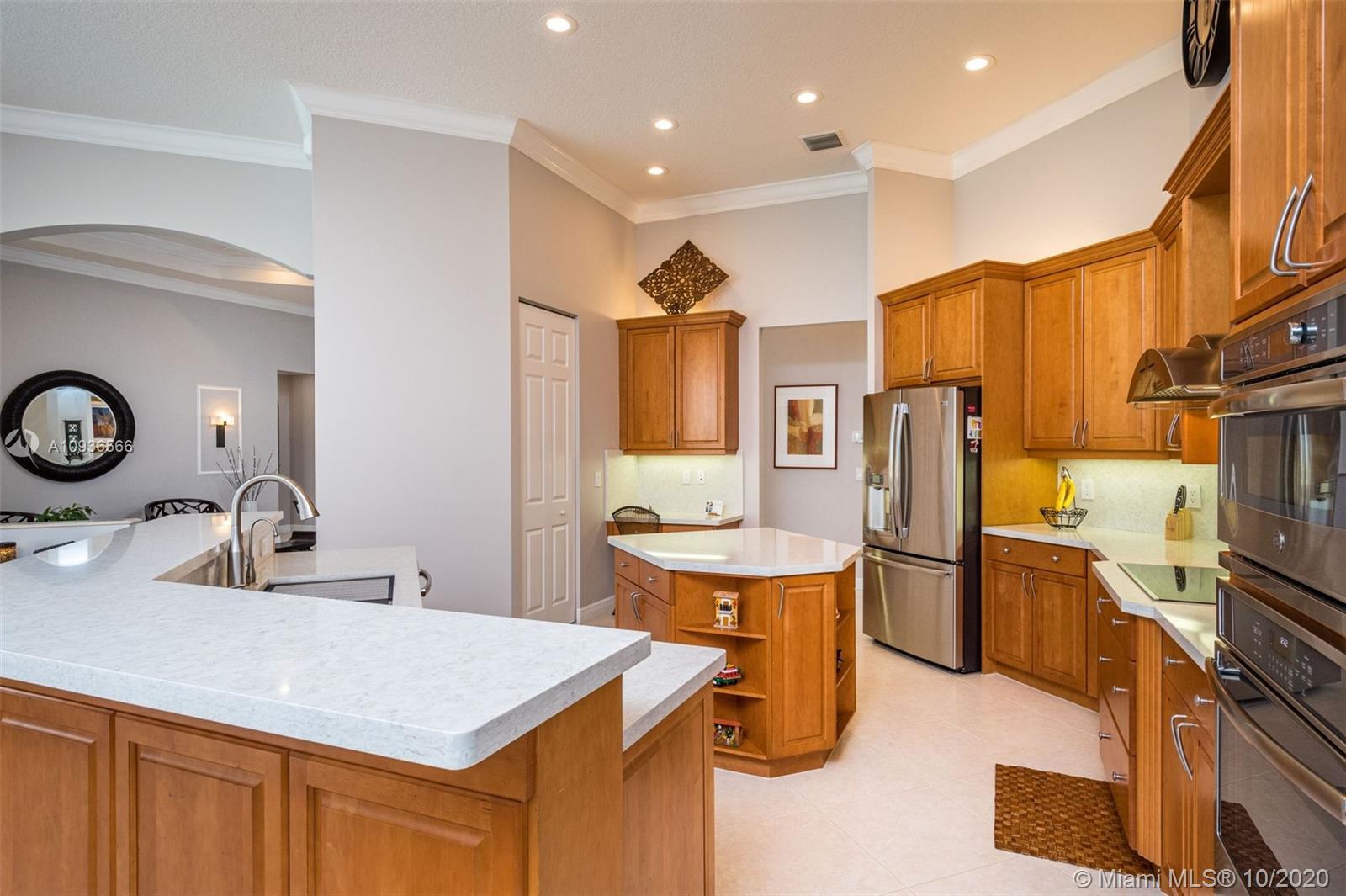 10477 Laurel Road Davie, FL 33328 - Photo 16 of 35 Gallery Image 16