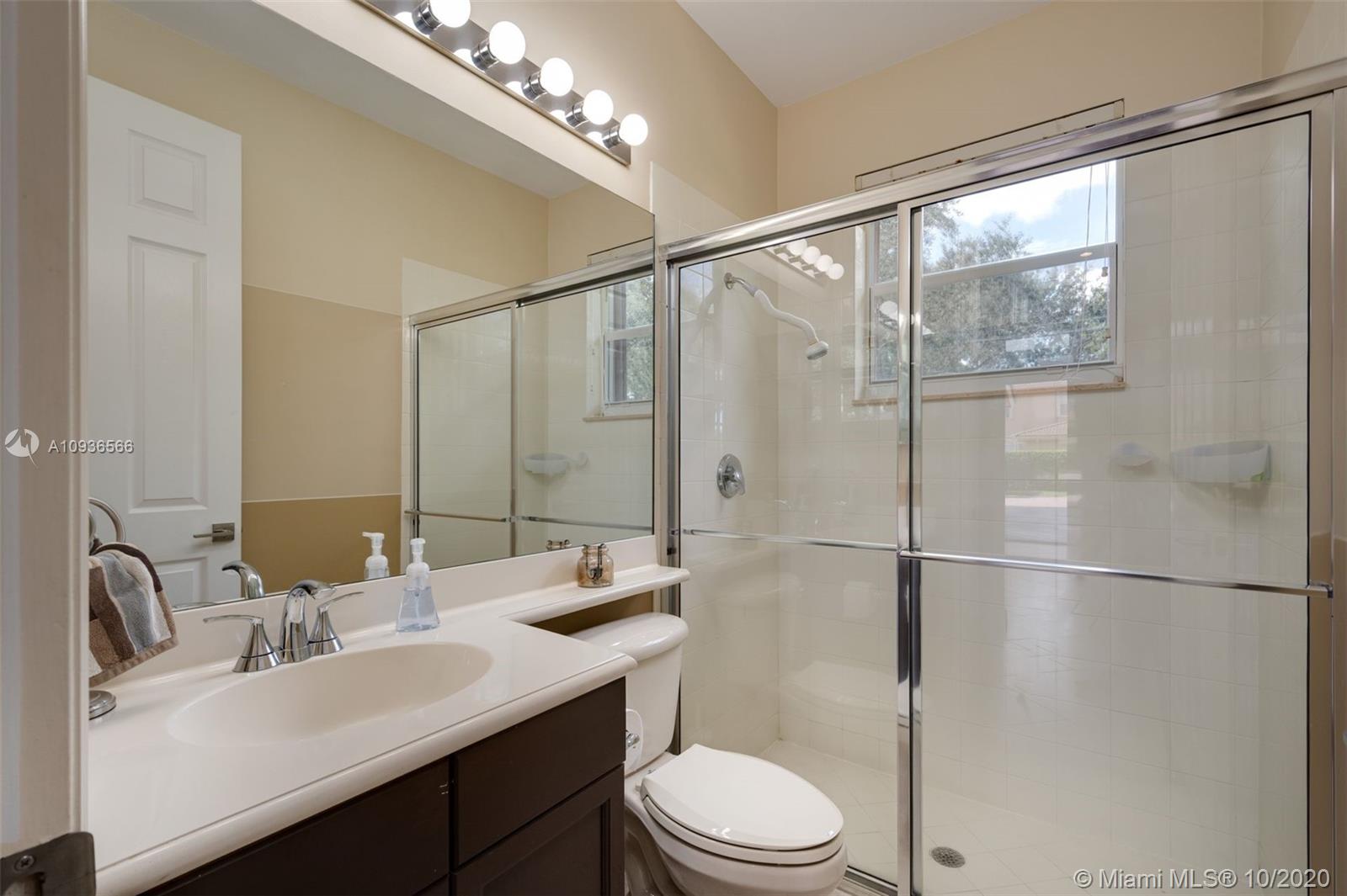 10477 Laurel Road Davie, FL 33328 - Photo 30 of 35 Bathroom #3