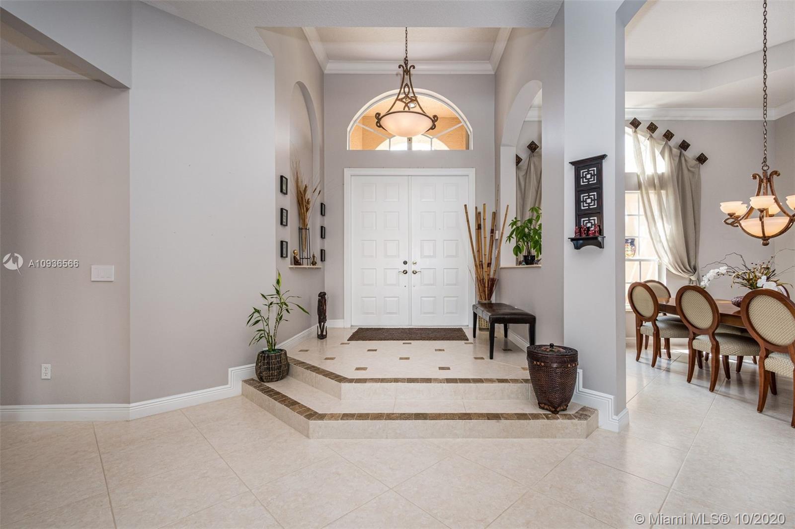 10477 Laurel Road Davie, FL 33328 - Photo 9 of 35 Foyer Entry