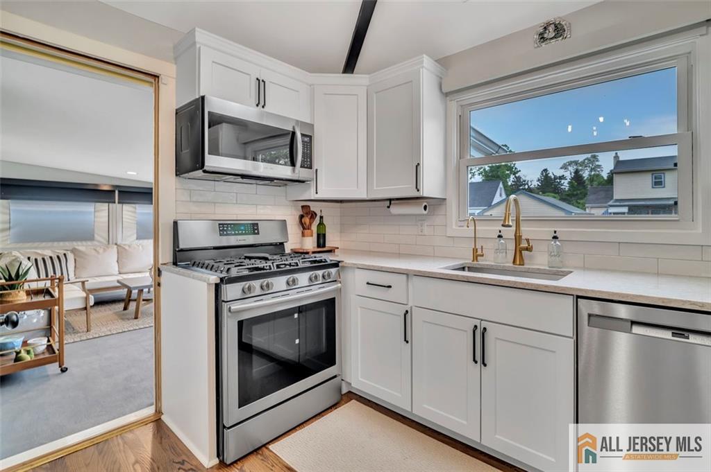 27 Collins Road Hamilton, NJ 08619 - Photo 16 of 32