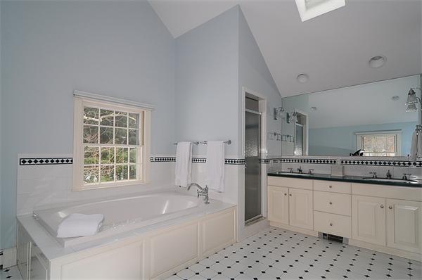 2 Sagamore Road Wellesley, MA 02481 - Photo 12 of 20