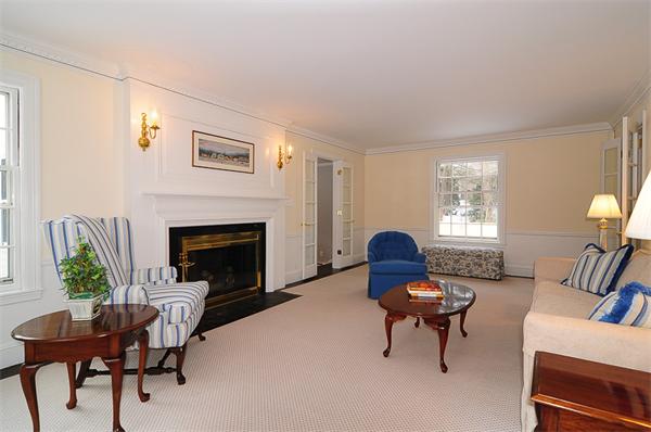 2 Sagamore Road Wellesley, MA 02481 - Photo 8 of 20