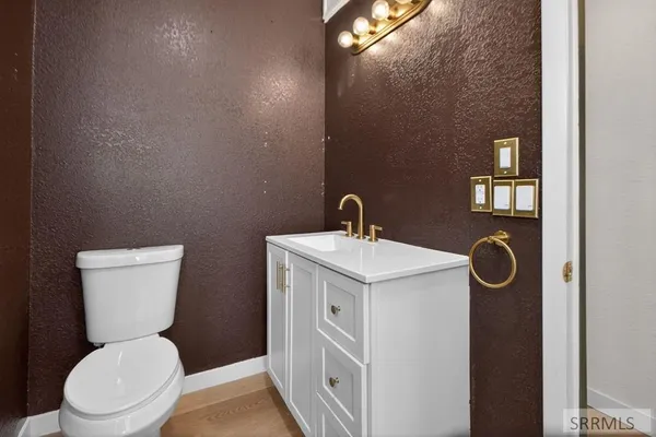 $250,000 | 221 Madison Street, American Falls, ID 83211