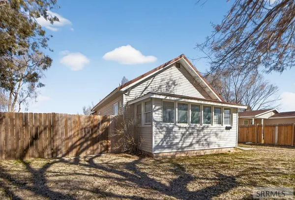 $250,000 | 221 Madison Street, American Falls, ID 83211