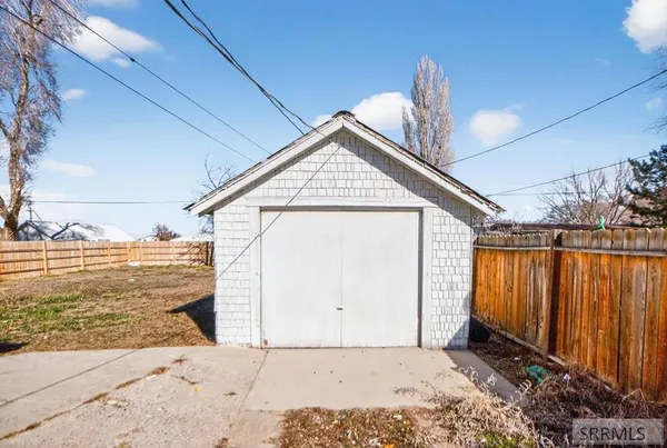 $250,000 | 221 Madison Street, American Falls, ID 83211