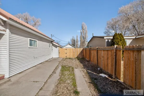$250,000 | 221 Madison Street, American Falls, ID 83211