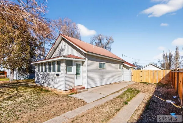 $250,000 | 221 Madison Street, American Falls, ID 83211