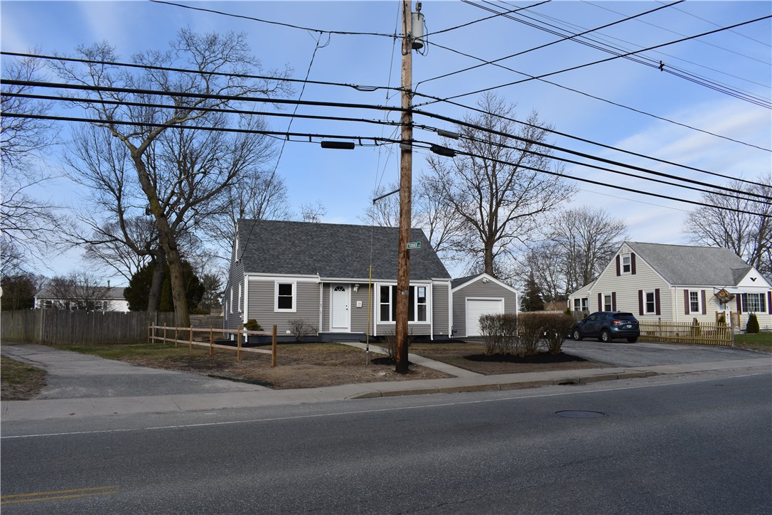 77 Strawberry Field Road Warwick, RI 02886 - Photo 2 of 25