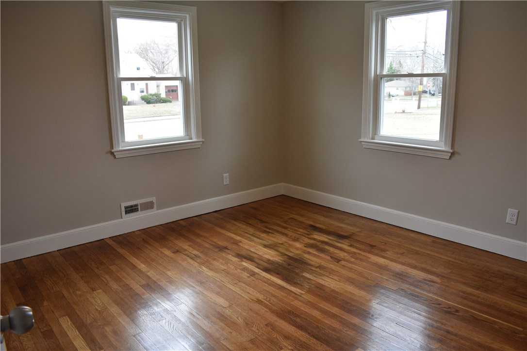 77 Strawberry Field Road Warwick, RI 02886 - Photo 10 of 25