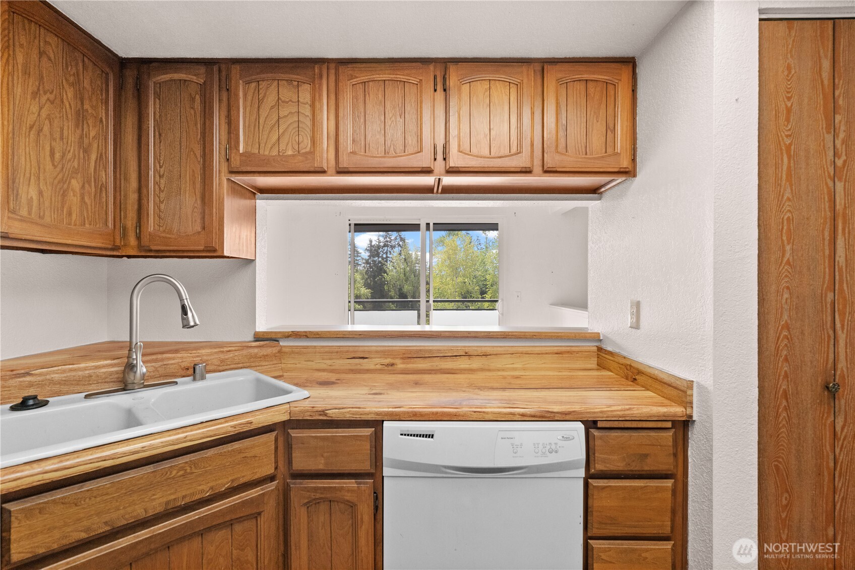 2601 Northeast 4th Street, Unit 611 Renton, WA 98056 - Photo 6 of 36 Gallery Image 6