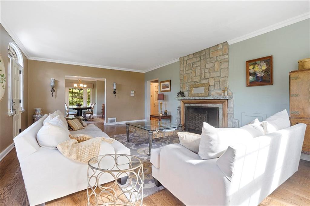 17 Standish Road Carnegie, PA 15106 - Photo 4 of 25 Gallery Image 4