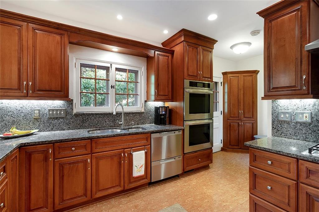 17 Standish Road Carnegie, PA 15106 - Photo 7 of 25 Gallery Image 7
