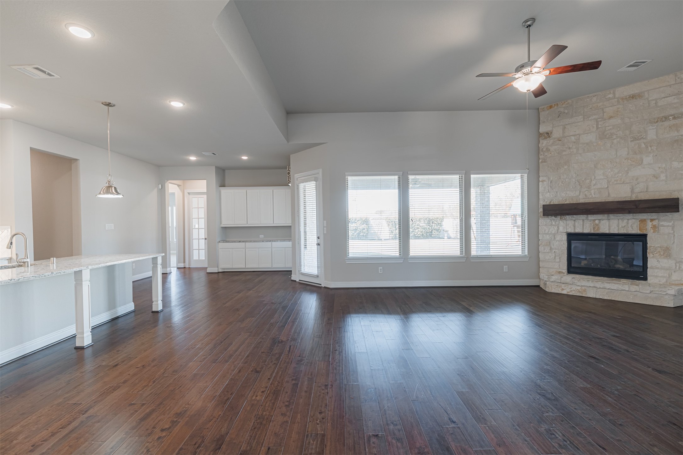 18731 Spellman Ridge Drive Tomball, TX 77377 - Photo 19 of 50 Kitchen, breakfast room and family room is spacious and open.
