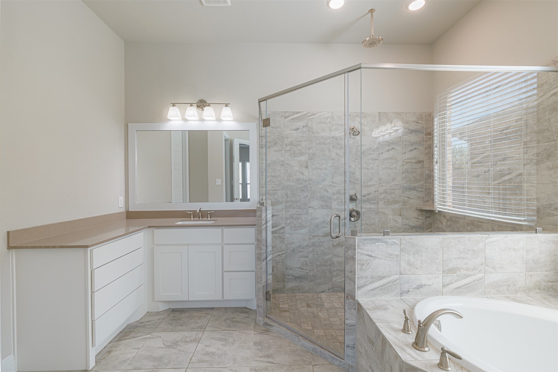 18731 Spellman Ridge Drive Tomball, TX 77377 - Photo 29 of 50 Primary ensuite bath.