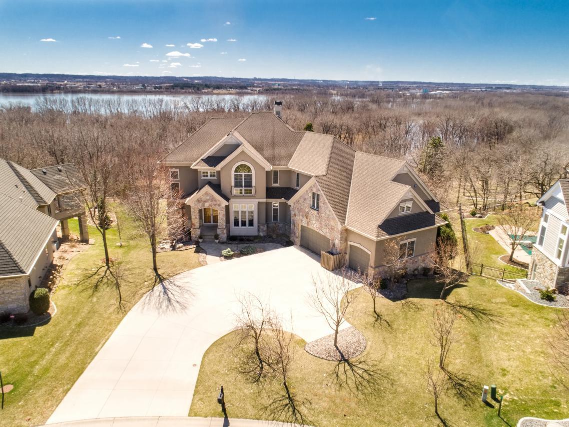 10689 Sonoma Ridge Eden Prairie, MN 55347 - Photo 1 of 64