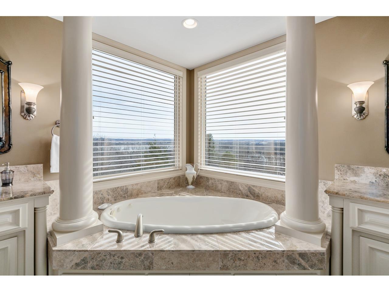 10689 Sonoma Ridge Eden Prairie, MN 55347 - Photo 21 of 64