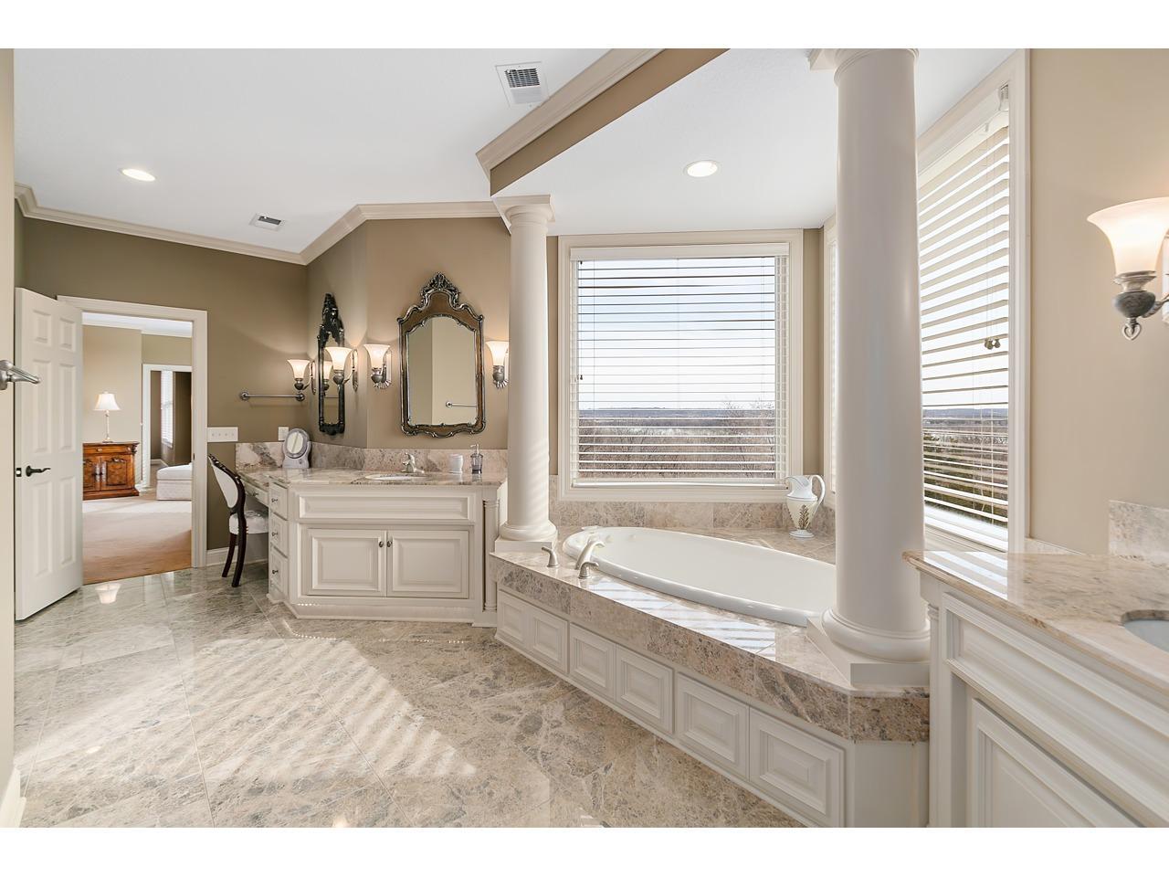 10689 Sonoma Ridge Eden Prairie, MN 55347 - Photo 22 of 64