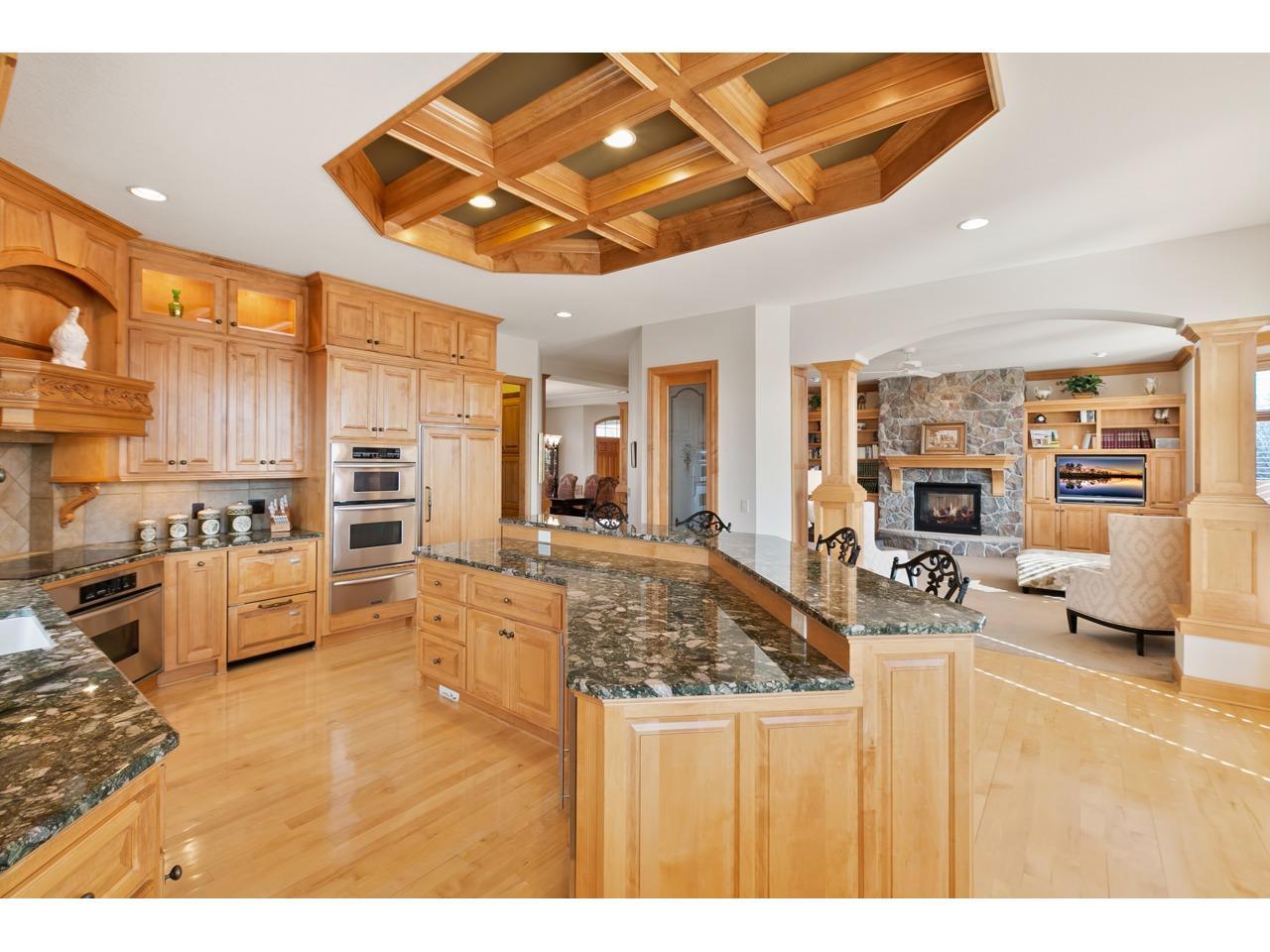 10689 Sonoma Ridge Eden Prairie, MN 55347 - Photo 6 of 64
