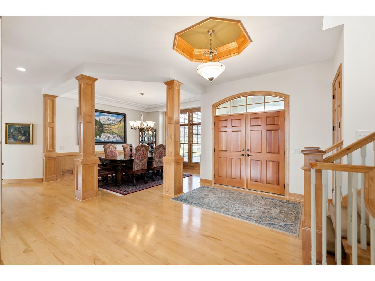 10689 Sonoma Ridge Eden Prairie, MN 55347 - Photo 8 of 64