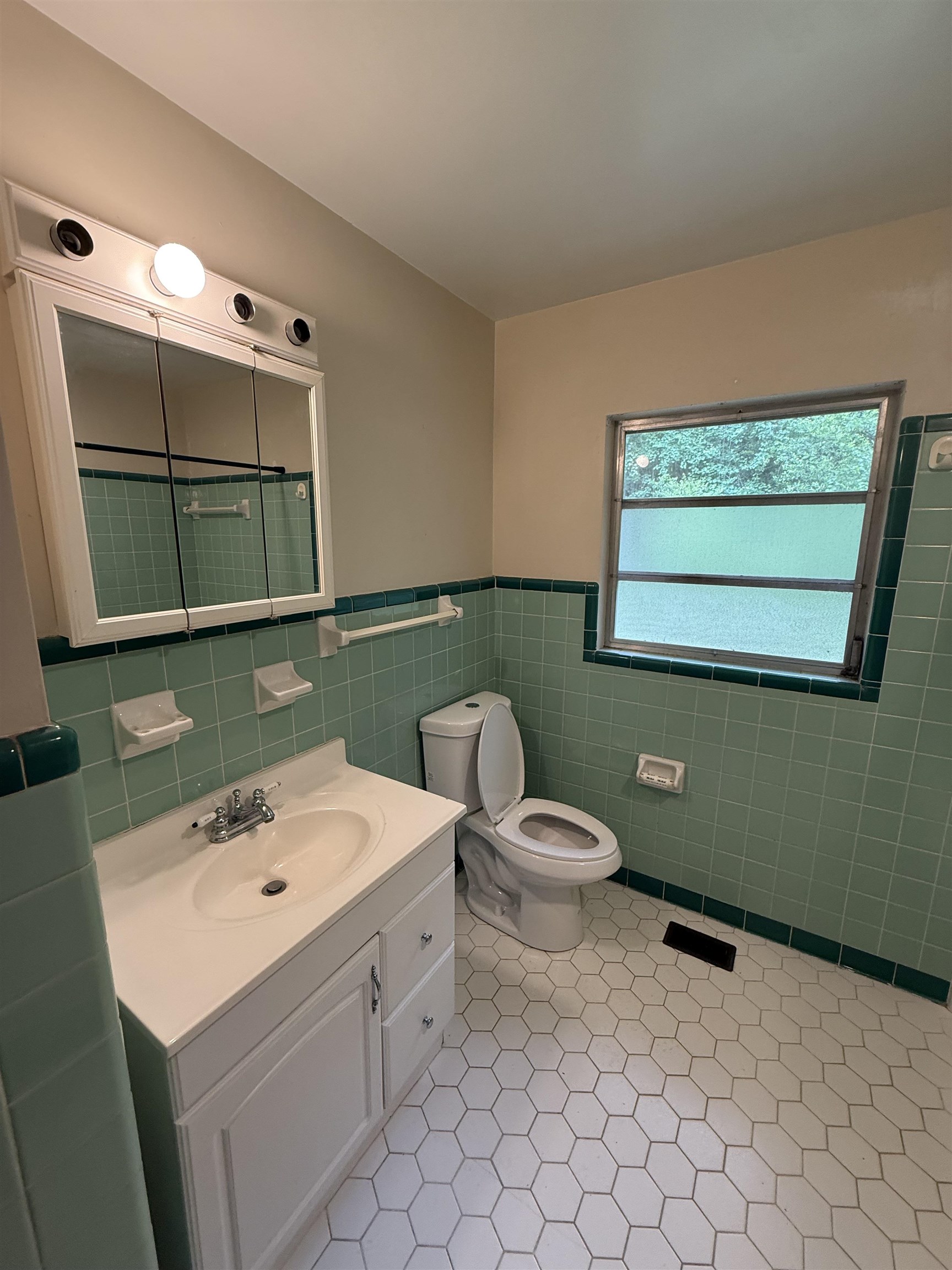 5525 Springhill Road Tallahassee, FL 32305 - Photo 10 of 16