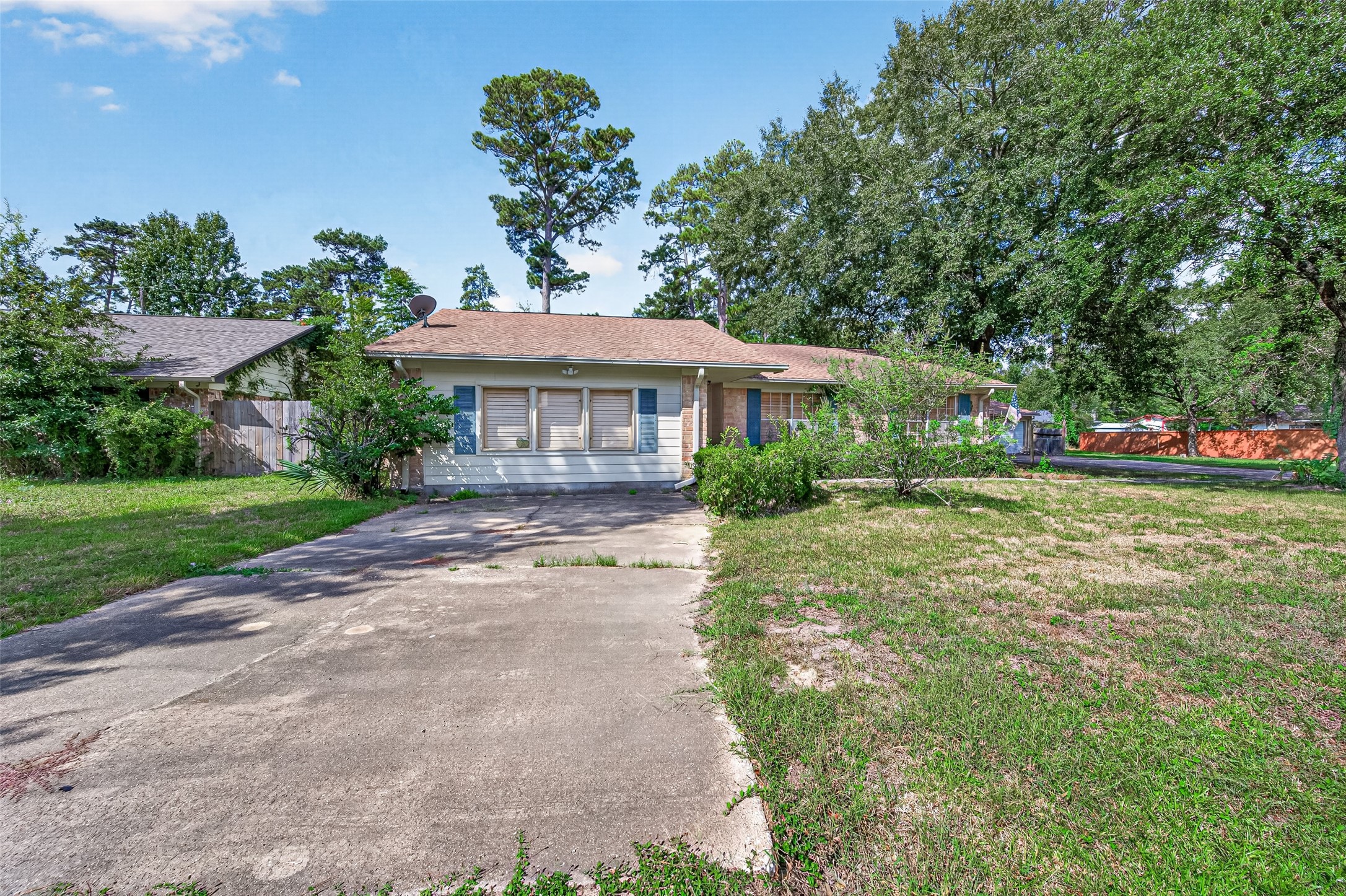 10211 Kerr Lane Conroe, TX 77385 - Photo 2 of 45 Front exterior