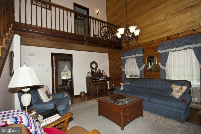 1720 East Deep Run Road Manchester, MD 21102 - Photo 8 of 30 a living room with furniture