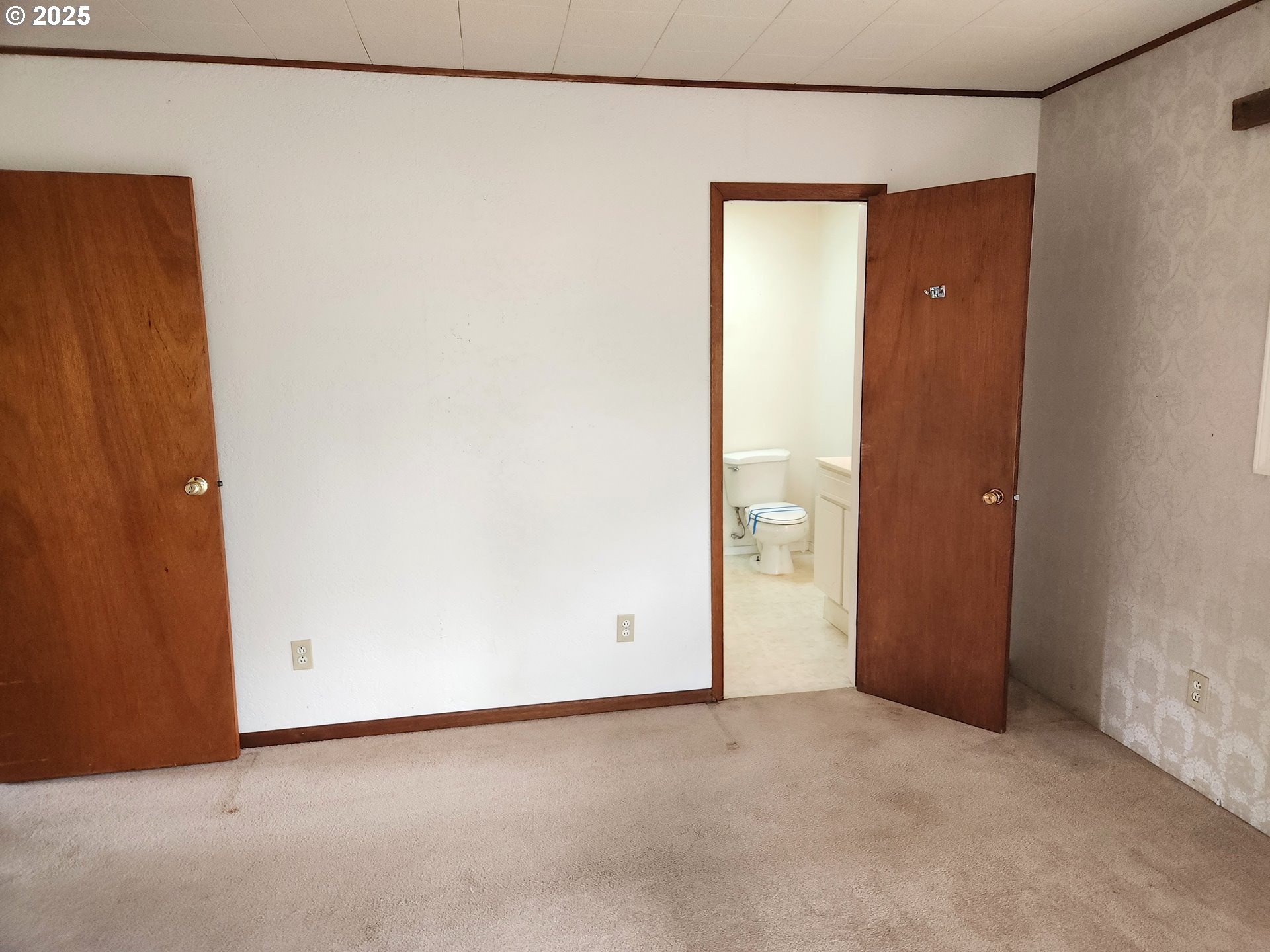 81029 Lost Creek Road Dexter, OR 97431 - Photo 14 of 46 an empty room