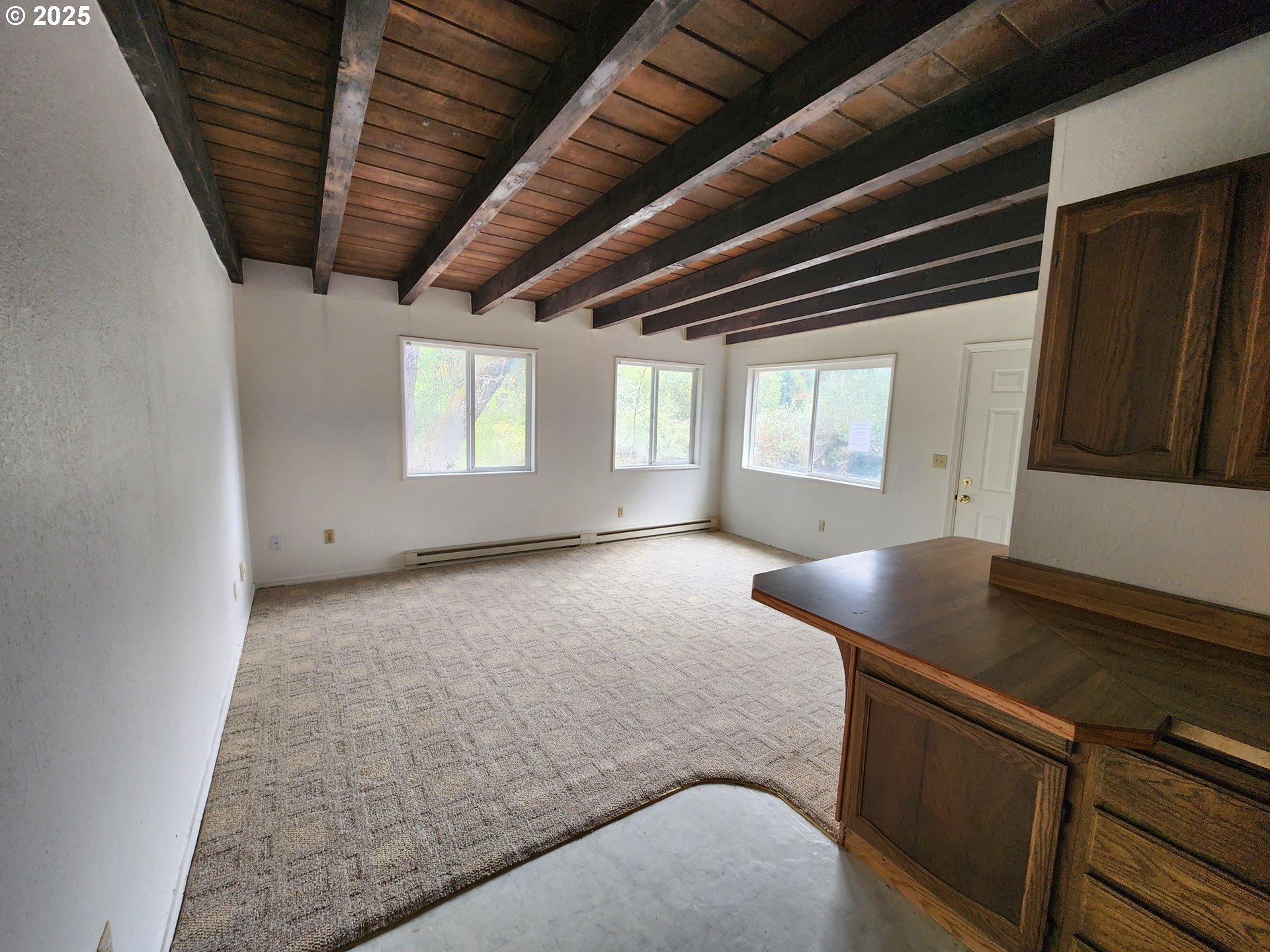 81029 Lost Creek Road Dexter, OR 97431 - Photo 26 of 46 a kitchen with furniture and window