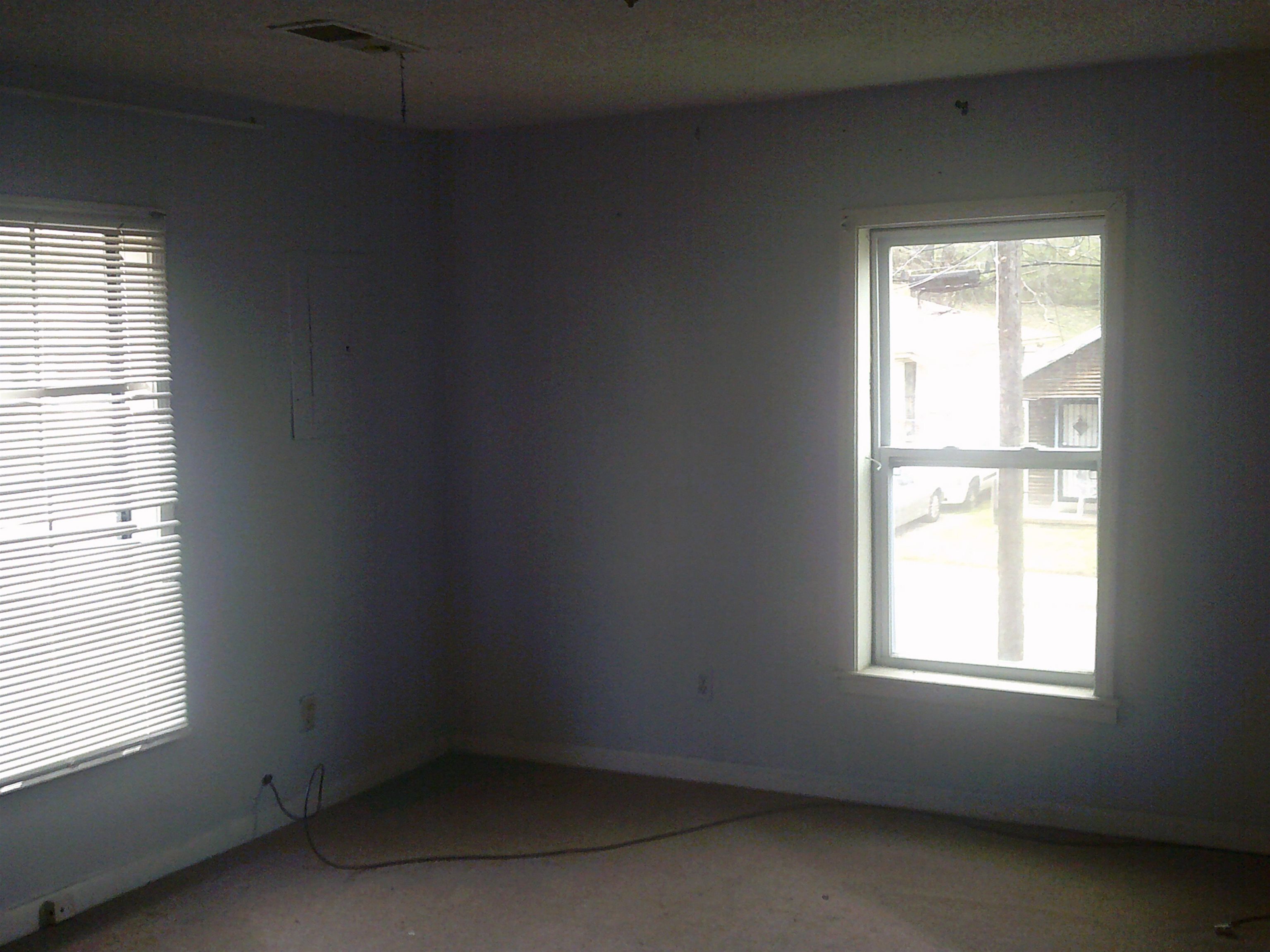 3034 Travis Road Memphis, TN 38109 - Photo 6 of 8 Spare room with visible vents and a wealth of natural light